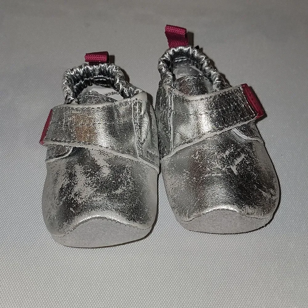 New KEEN Walker Metallic Shoes Lightweight Super Cute Soft Soles Size 12 months